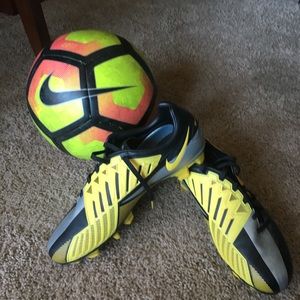 NWT Nike Laser Cleats